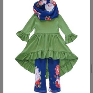 EUC Honeydew Green Top Blue Floral Leggings Set